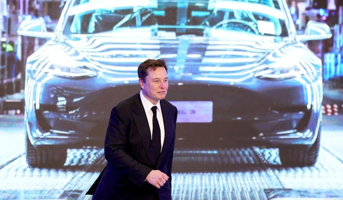Twitter users say 'yes' to Musk's proposal to sell 10% of his Tesla stock